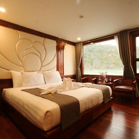 Calypso Cruises Hotel Cat Hai Exterior photo